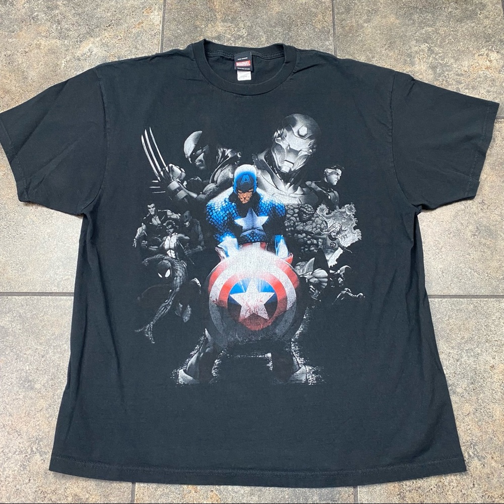 2012 Marvel Universe Superheroes Short Sleeve T-Shirt Size 2XL